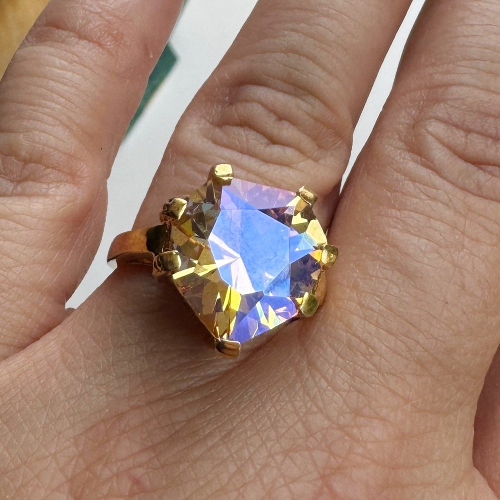 Suzanne Somers Sparkly Gold Rainbow Heart Ring size 7.5